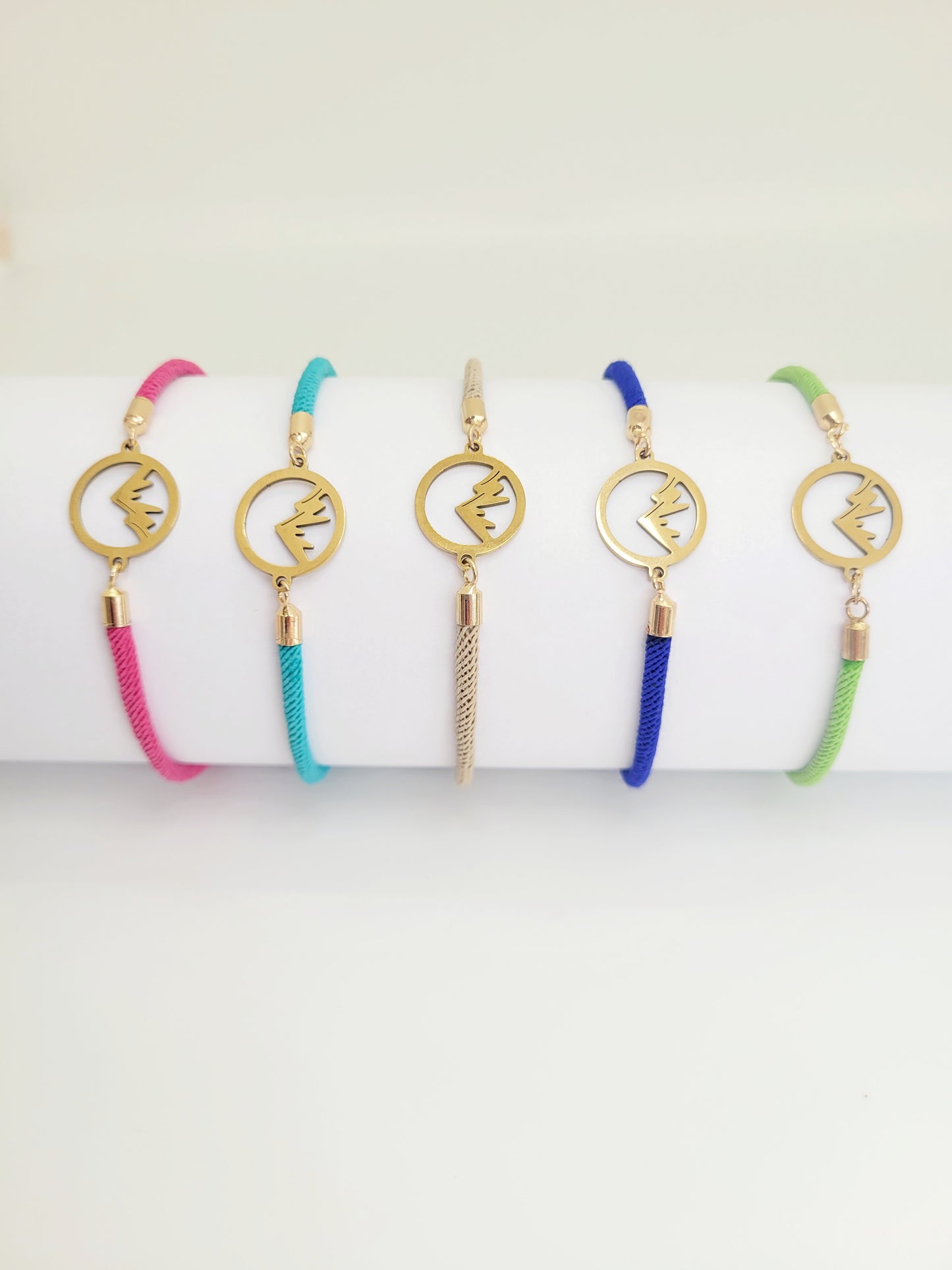 Armband mit Bergmotiv