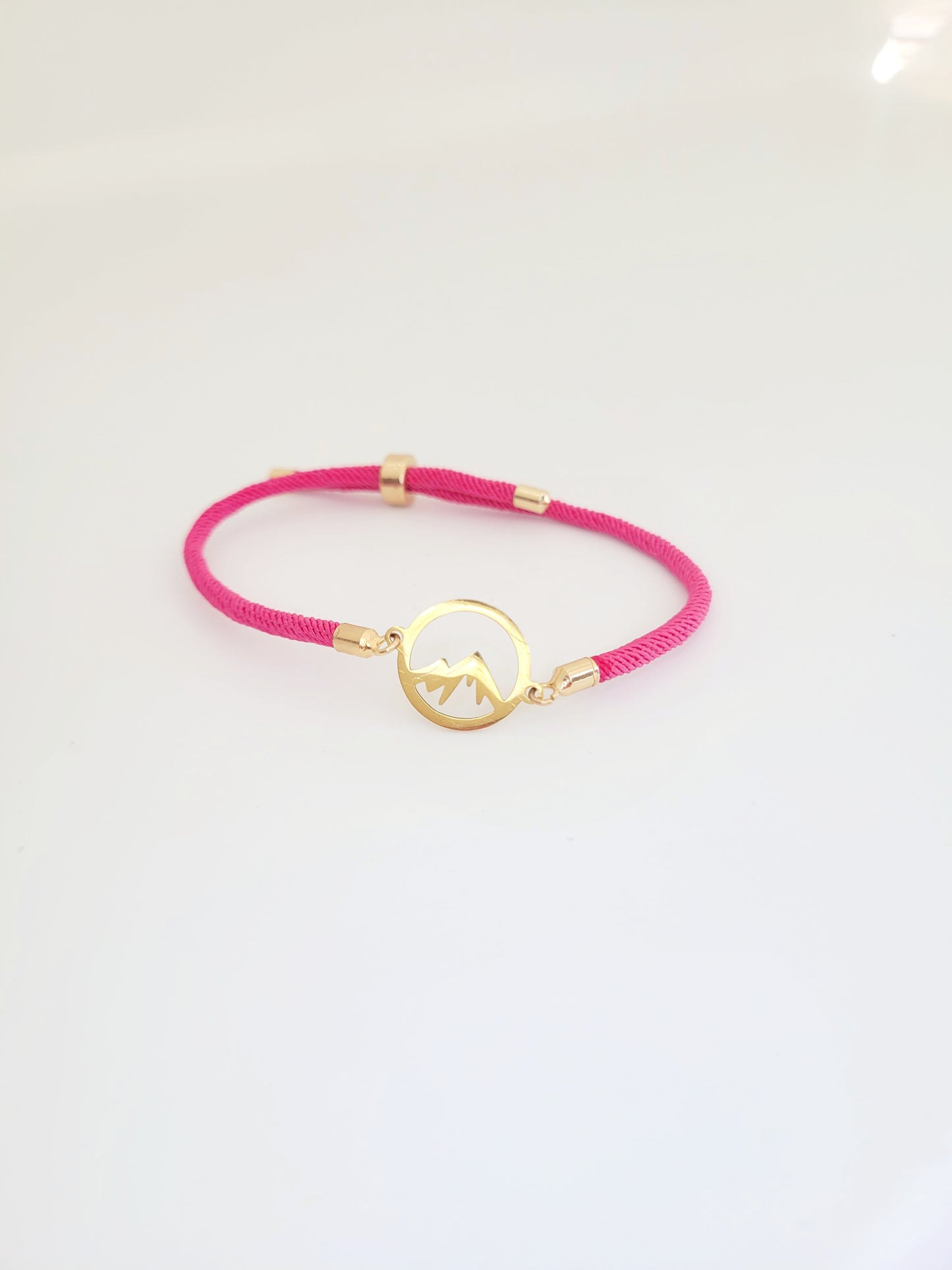 Armband mit Bergmotiv